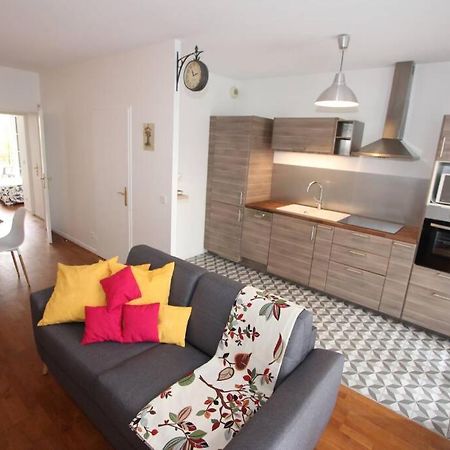 Sloan Square Apartment Bmyguest Serris Bagian luar foto