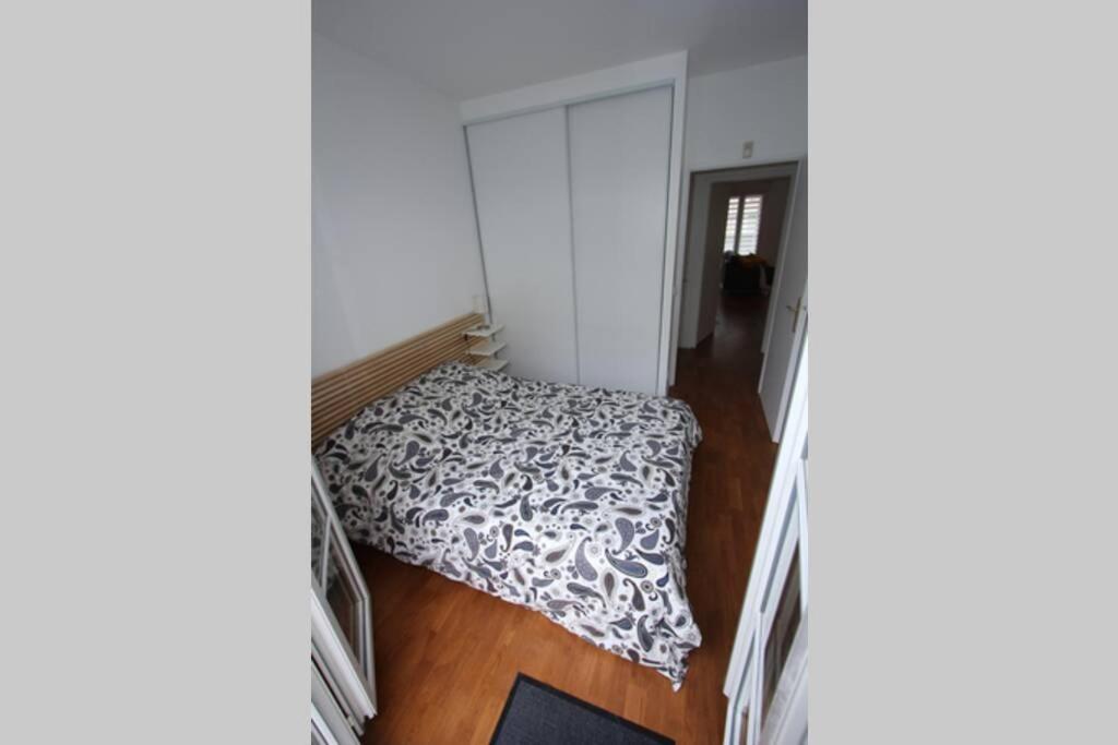 Sloan Square Apartment Bmyguest Serris Bagian luar foto
